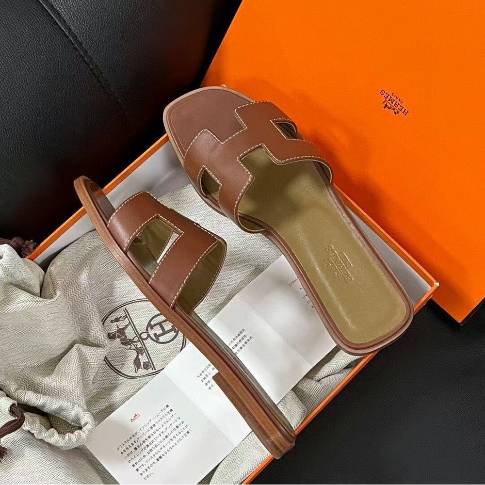 Women's Hermès Oran Sandals - Picture 5 of 5